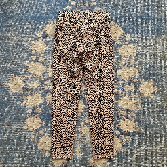 NWT All Fenix Cheetah Print 7/8 Legging L - Picture 3 of 4